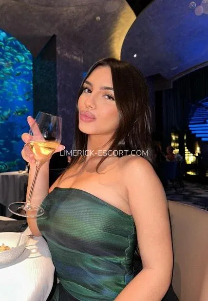 Limerick escorts Cadence — 4