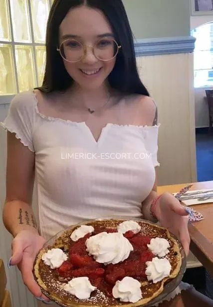 Limerick escorts Aurora — 3