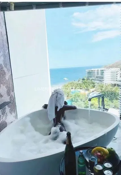 Limerick escorts Avery — 1